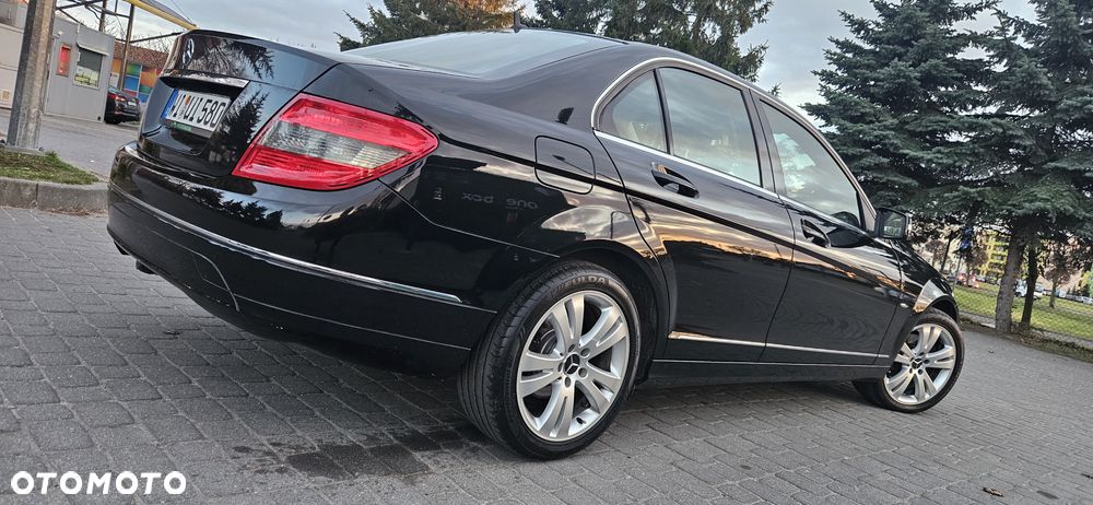 Mercedes-Benz Klasa C 180 BlueEFFICIENCY Avantgarde - 3