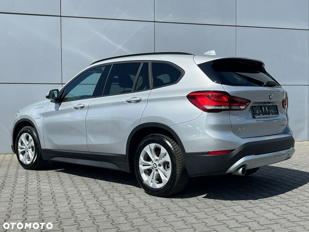 BMW X1 xDrive25e Advantage - 11