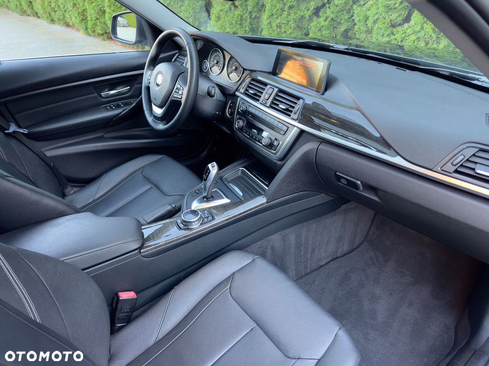 BMW Seria 3 318d Luxury Line - 33