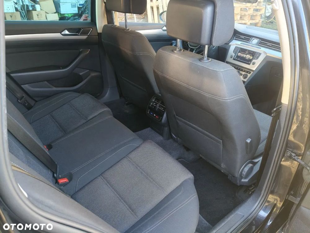 Volkswagen Passat 2.0 TDI BMT Comfortline - 13