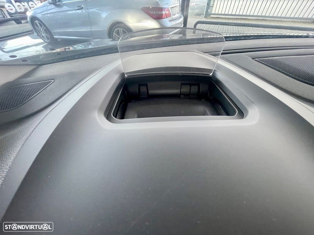 Renault Mégane Sport Tourer E-TECH Plug-in 160 INTENS - 25