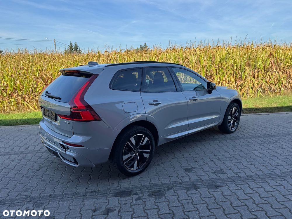 Volvo XC 60 B5 B AWD Plus Dark - 21