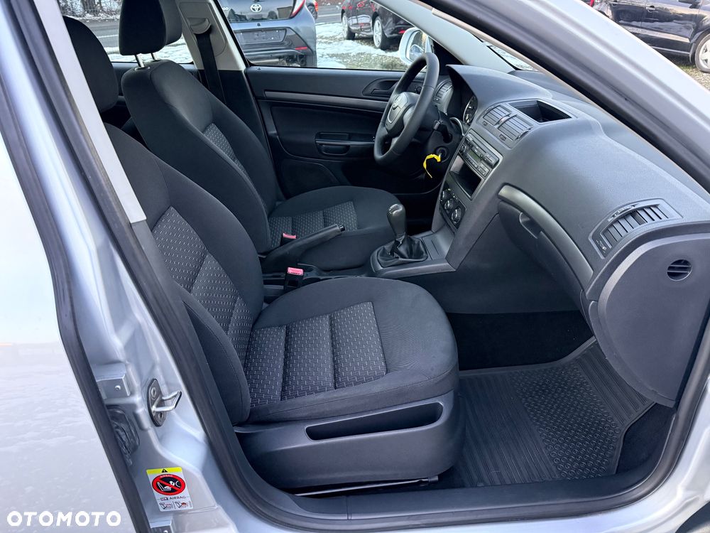 Skoda Octavia 1.6 TDI DPF Ambiente - 19