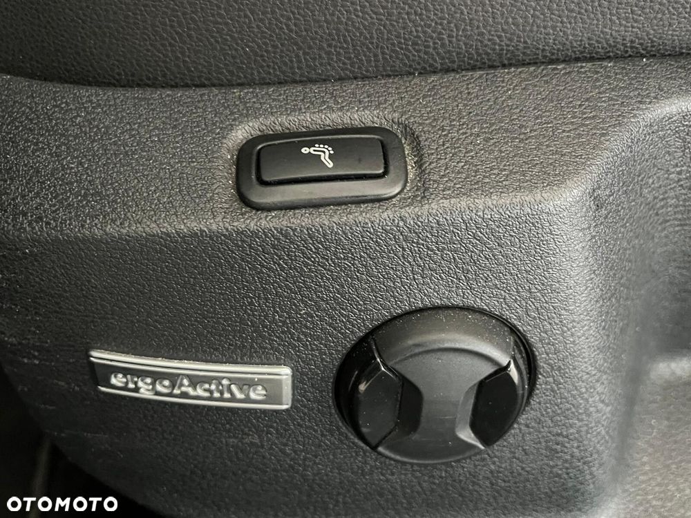 Volkswagen Golf 1.6 TDI Highline - 18