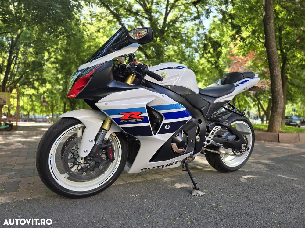 Suzuki GSX-R 1000 Commemorative Edition - 7