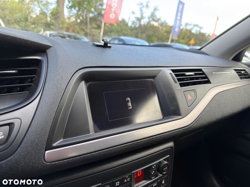 Citroën C5 2.0i 16V Exclusive Equilibre Navi - 35