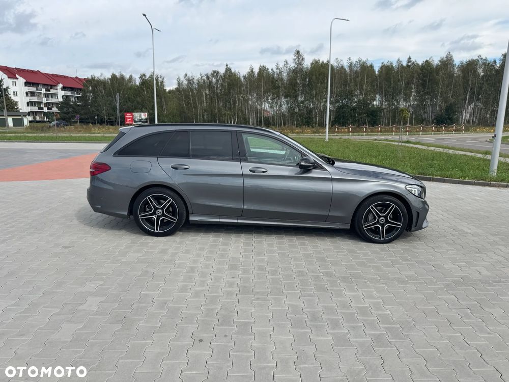 Mercedes-Benz Klasa C 220 d 4Matic T 9G-TRONIC AMG Line - 2