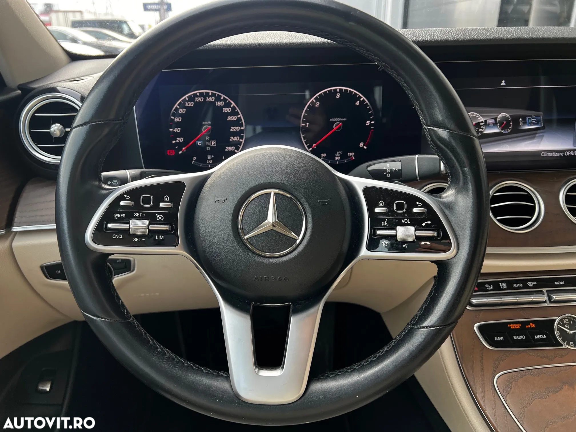 Mercedes-Benz E 220 d 4MATIC Aut. - 14