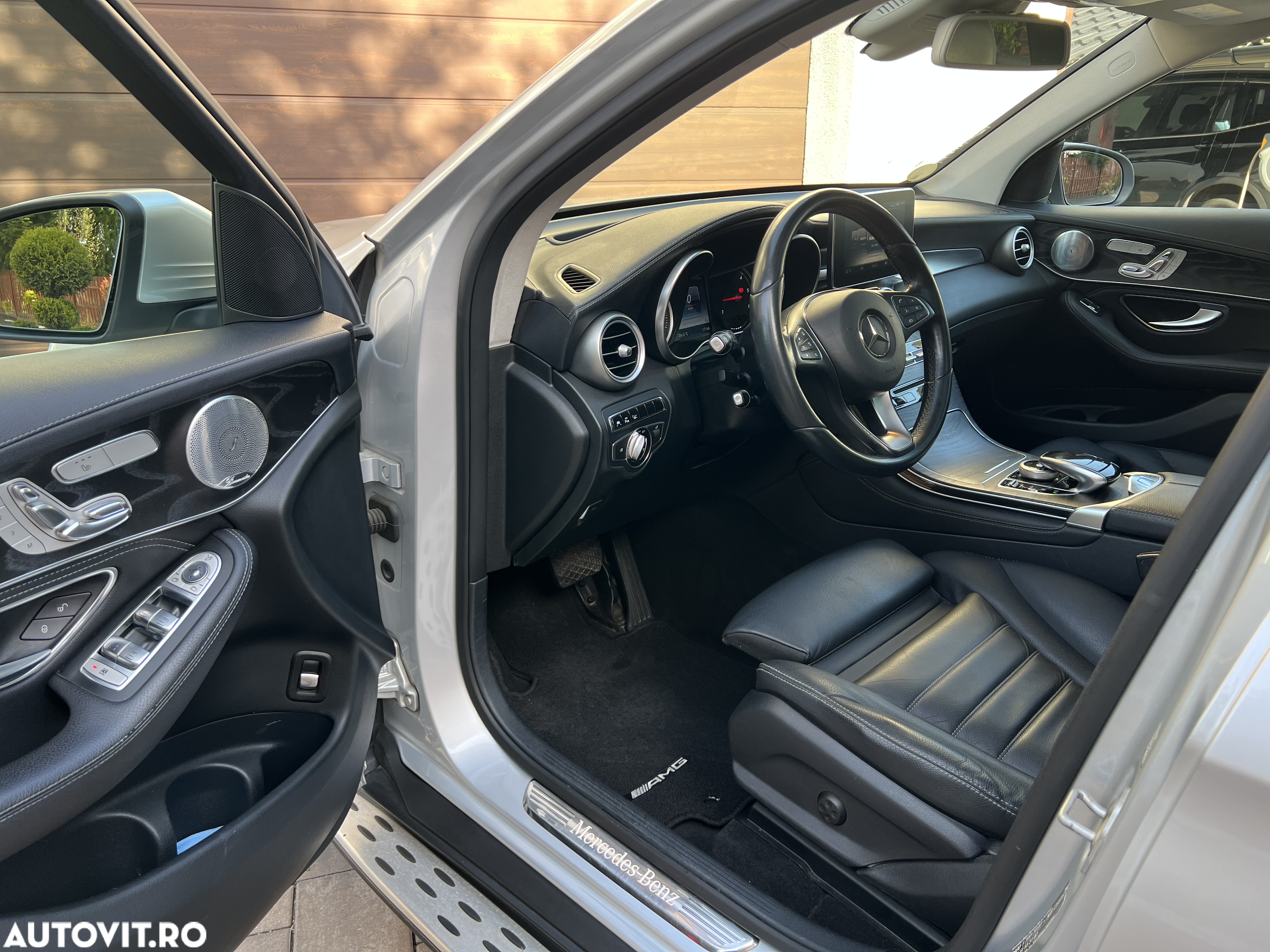 Mercedes-Benz GLC 250 d 4Matic 9G-TRONIC AMG Line - 11