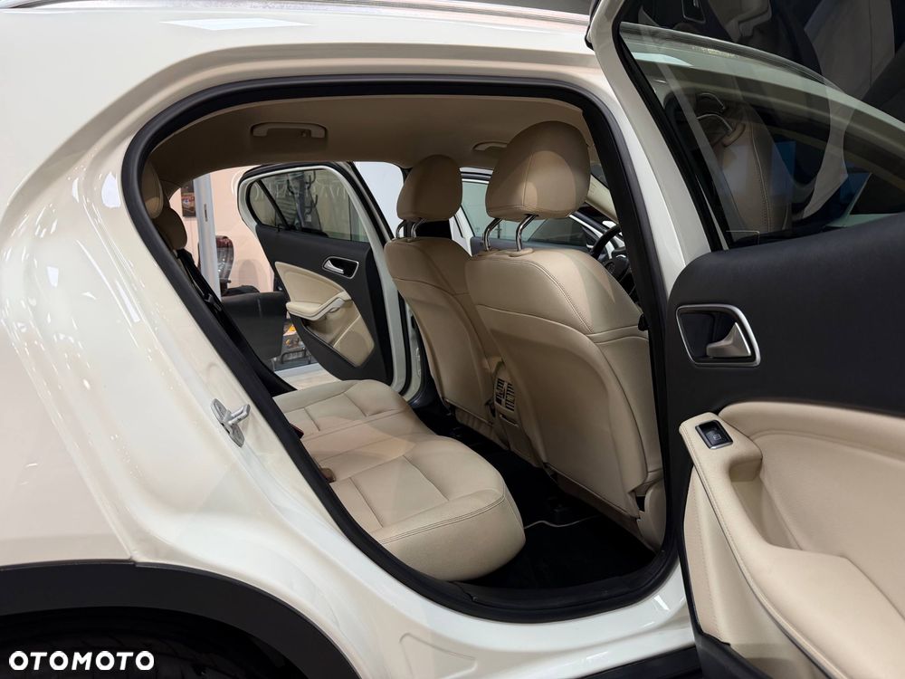 Mercedes-Benz GLA 250 7G-DCT SCORE - 29