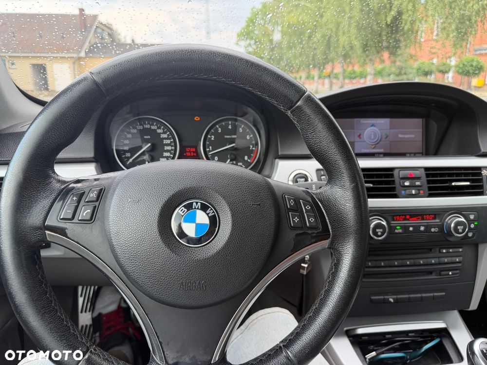 BMW Seria 3 325i - 12