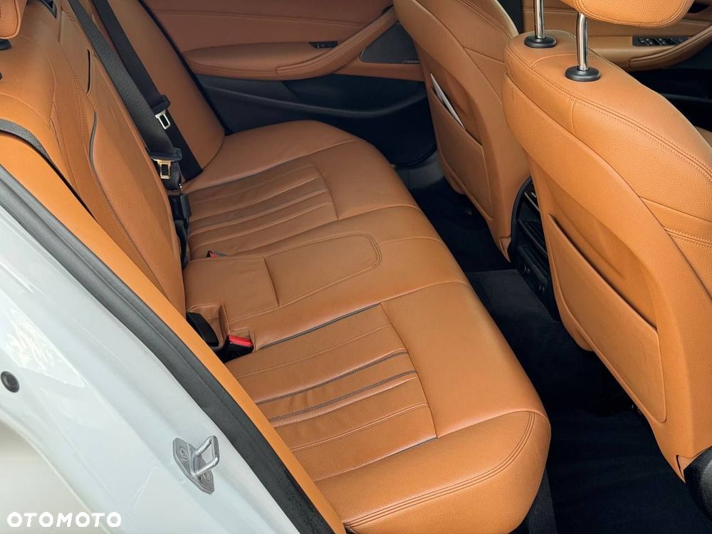 BMW Seria 5 - 22
