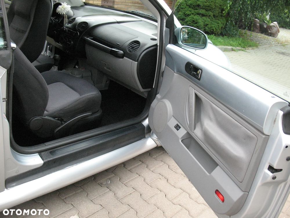 Volkswagen New Beetle 1.6 - 12