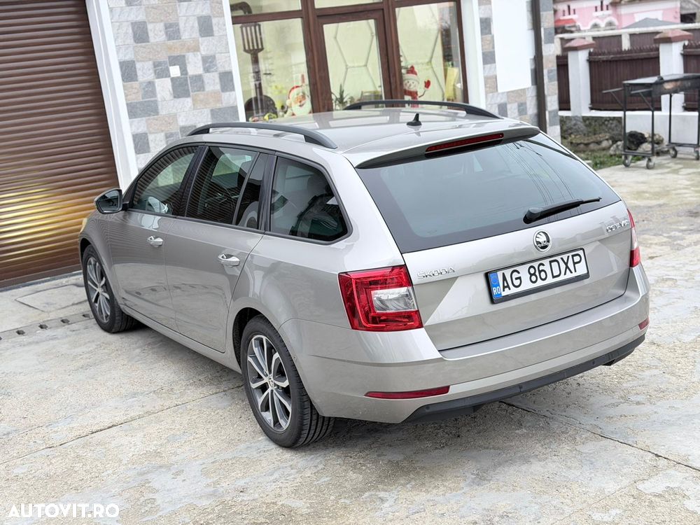 Skoda Octavia Combi Diesel 1.6 TDI DSG Style - 8