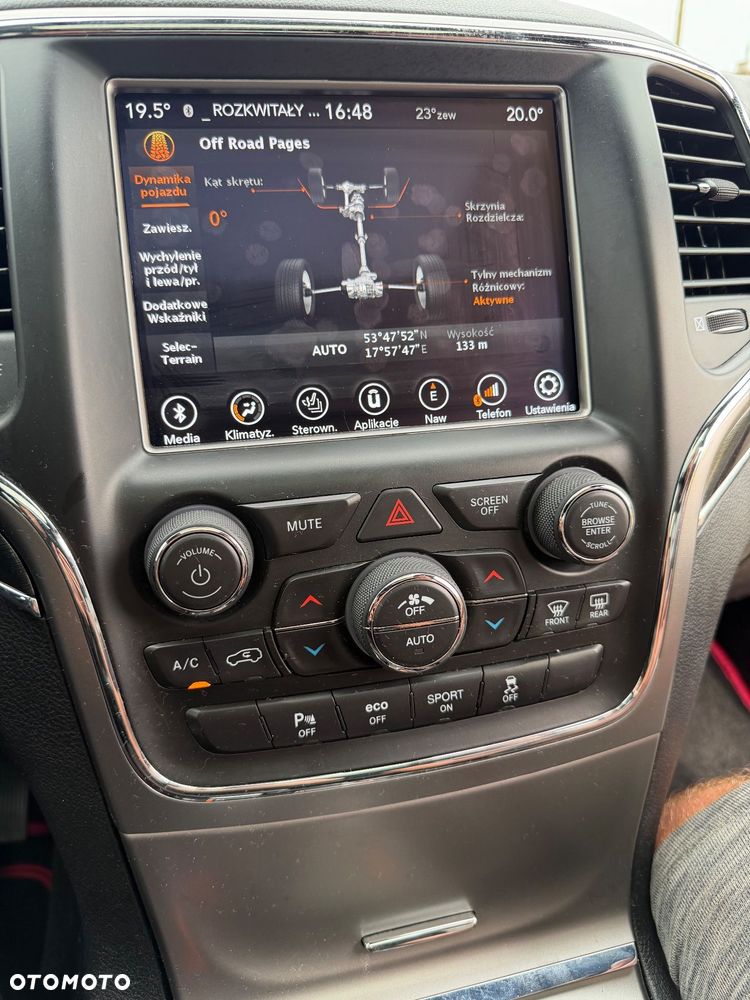 Jeep Grand Cherokee - 24