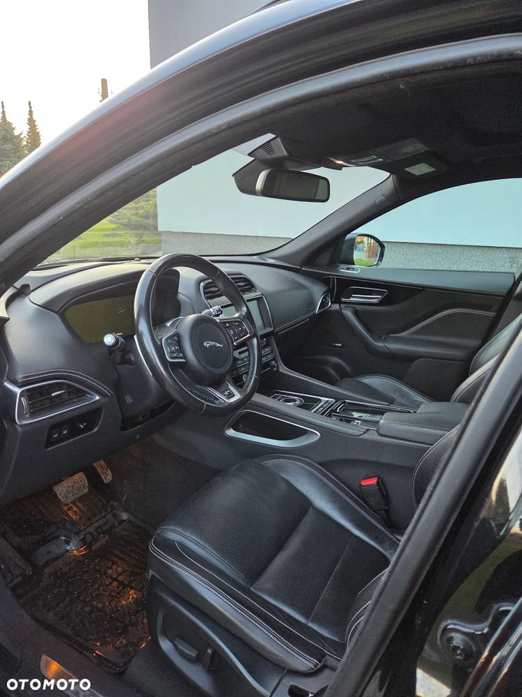 Jaguar F-Pace 30d AWD R-Sport - 11