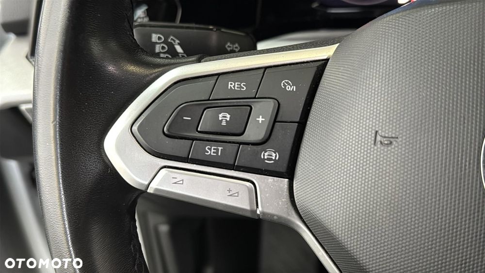 Volkswagen Golf 2.0 TDI Life - 23