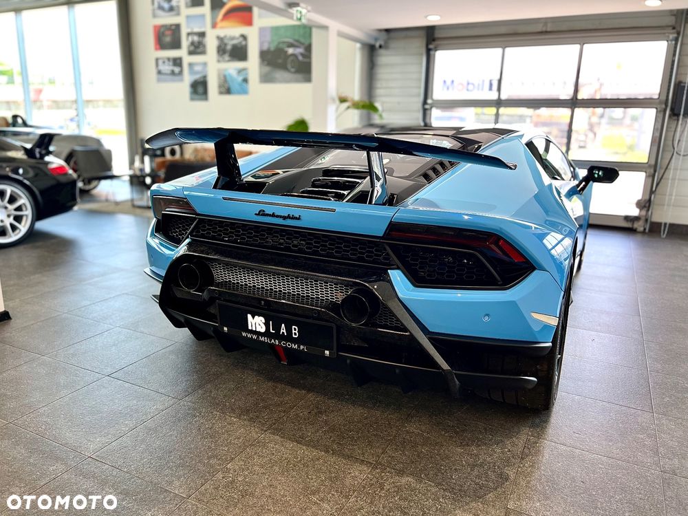 Lamborghini Huracan Performante - 4
