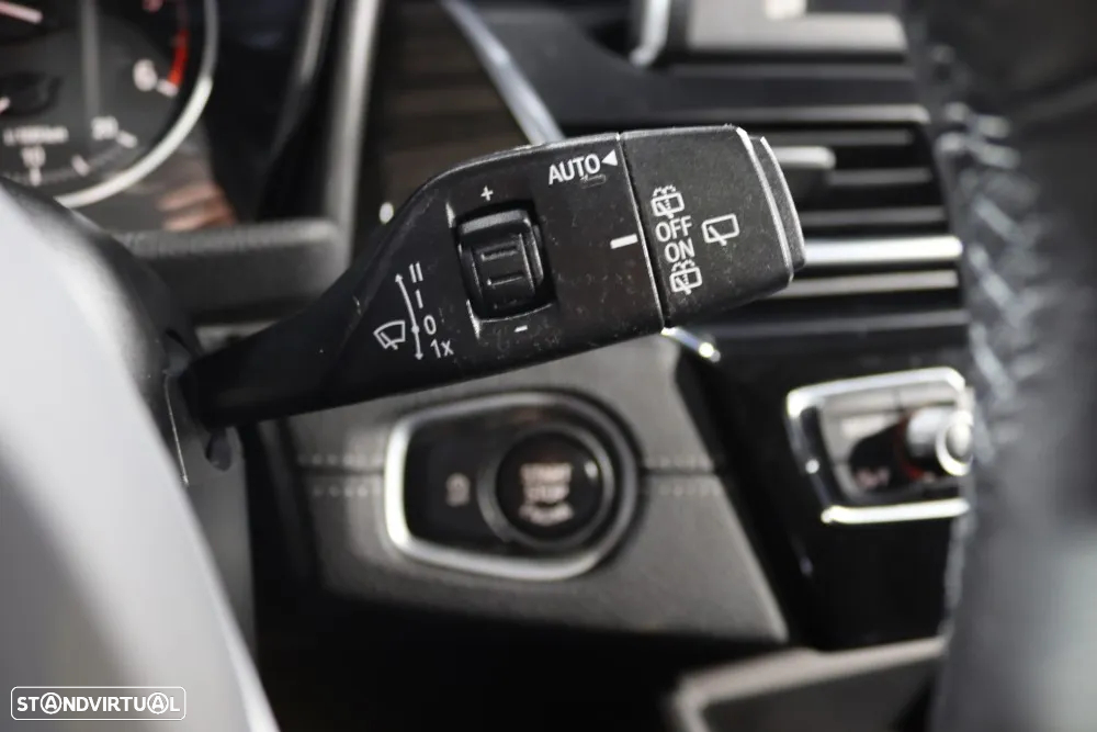 BMW 218 Active Tourer d Line Luxury - 21