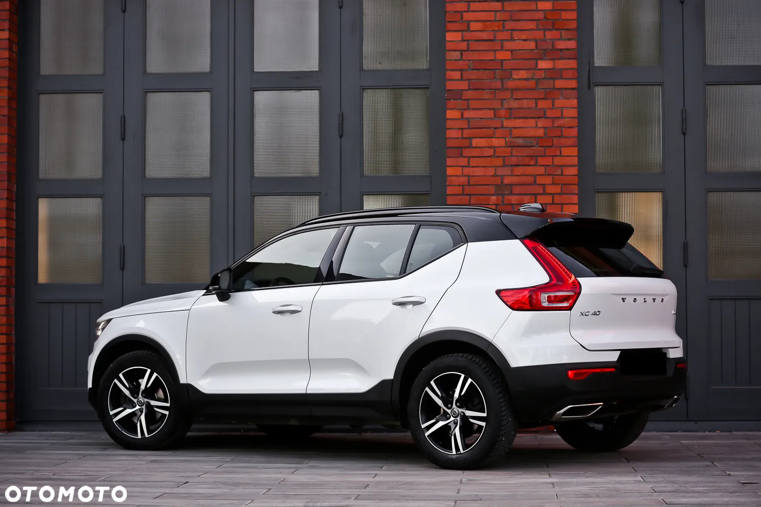 Volvo XC 40 D4 AWD Geartronic R-Design - 12