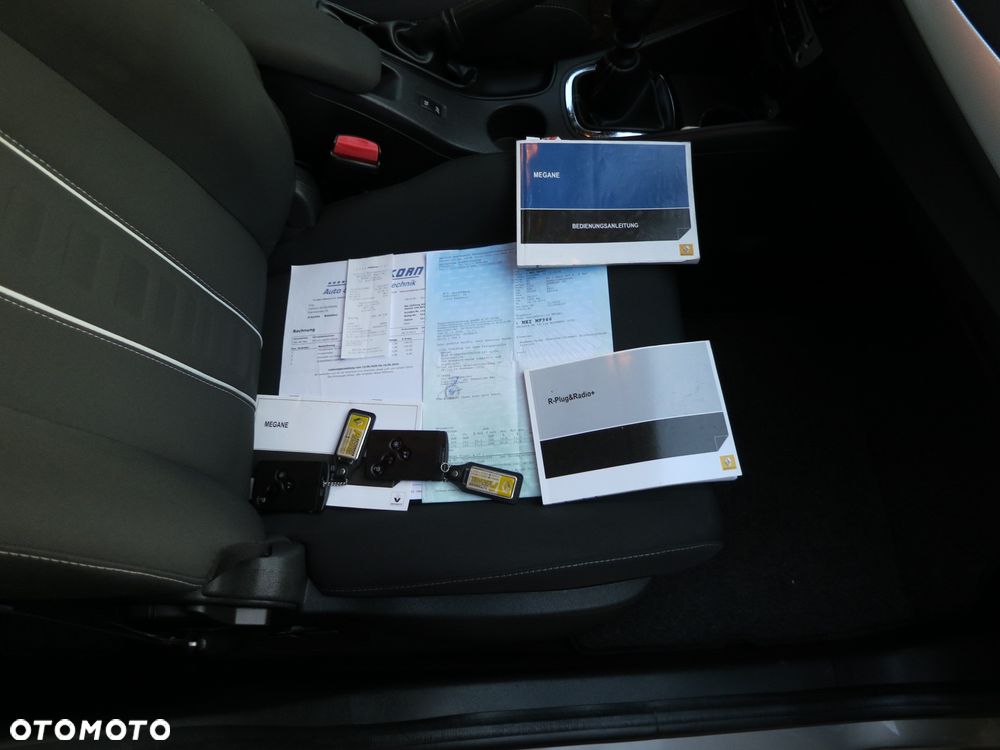 Renault Megane ENERGY TCe 115 Start & Stop Paris Business - 16