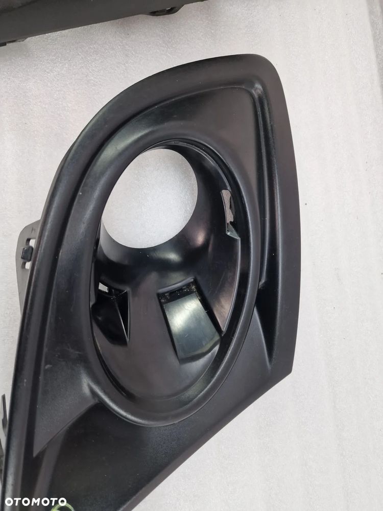 RENAULT MEGANE 3 III LIFT 11-  PRAWA KRATKA BOCZNA ZDERZAKA PRZEDNIEGO PRZÓD , NR  623836593R , NR AUKCJI D/69 - 3