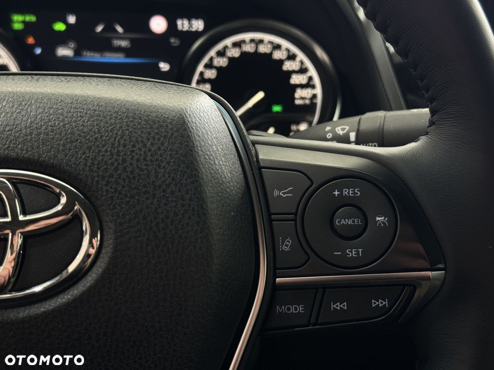 Toyota Camry - 23