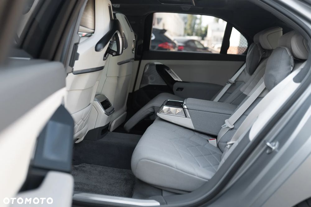 BMW i7 105.7kWh xDrive60 - 19