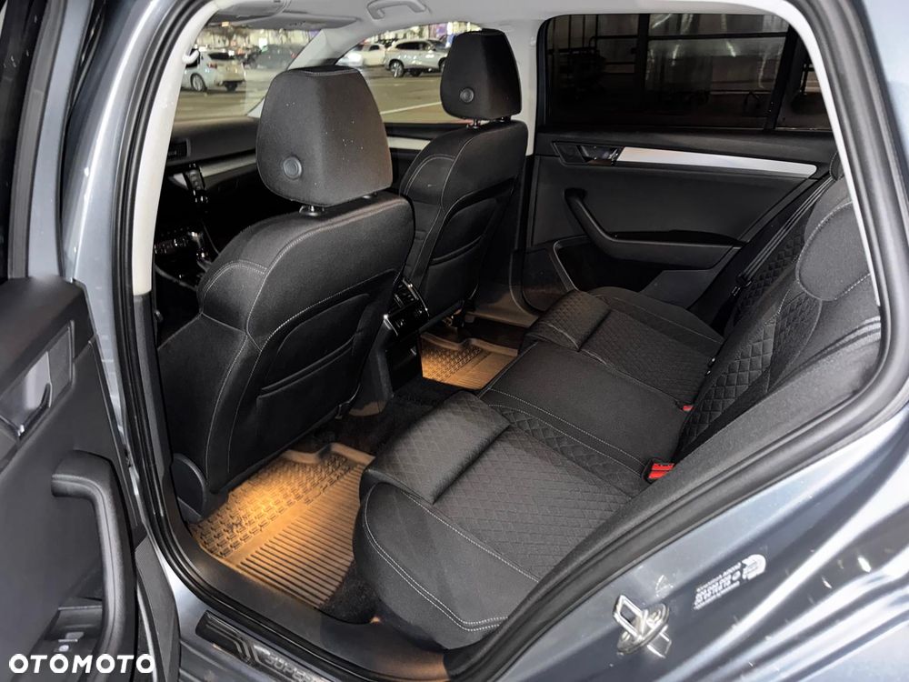 Skoda Superb 2.0 TDI Ambition DSG - 9