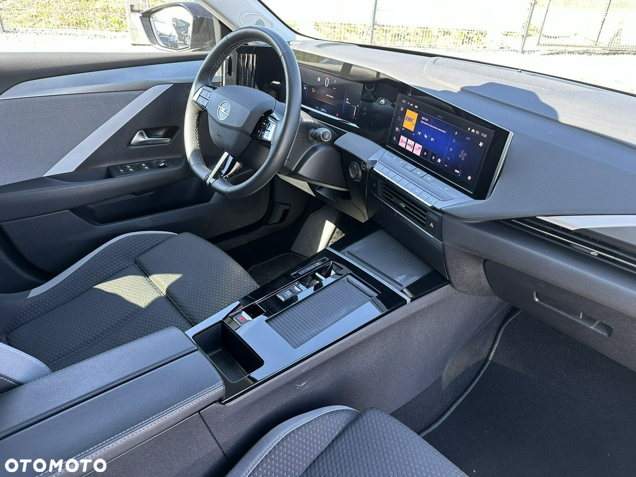 Opel Astra 1.2 Turbo Automatik Business Elegance - 31