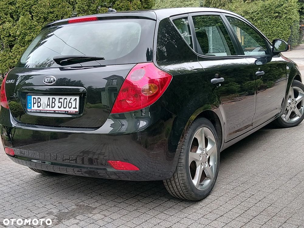 Kia Ceed - 6