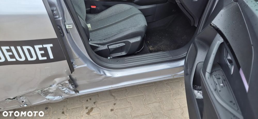 Peugeot 2008 54kWh Active - 8