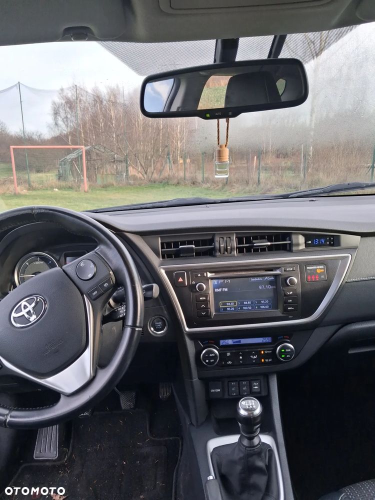 Toyota Auris 2.0 D-4D Executive - 6