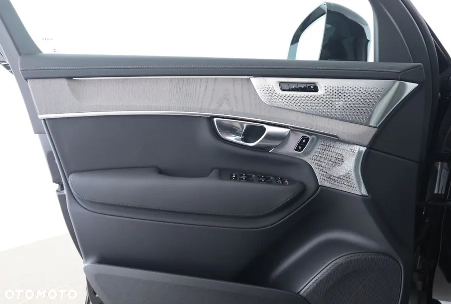 Volvo XC 90 T8 AWD Plug-In Hybrid Ultra Dark 7os - 8