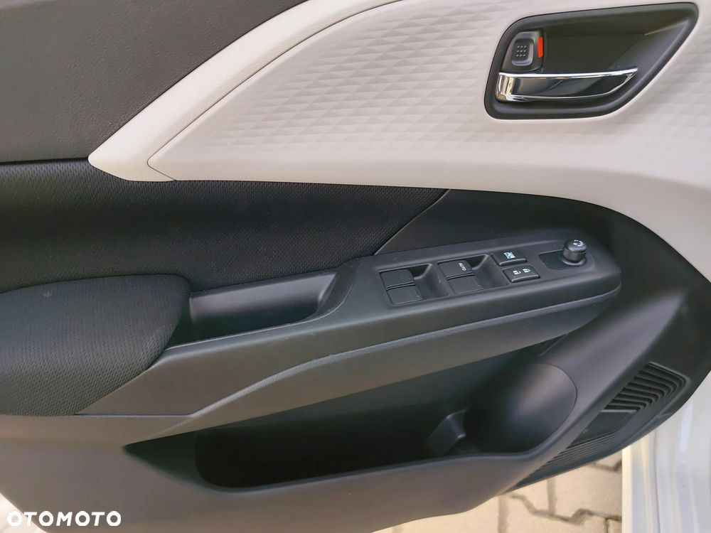 Suzuki Swift 1.2 Dualjet SHVS Premium Plus CVT - 11