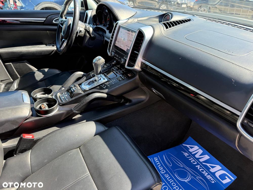 Porsche Cayenne - 19