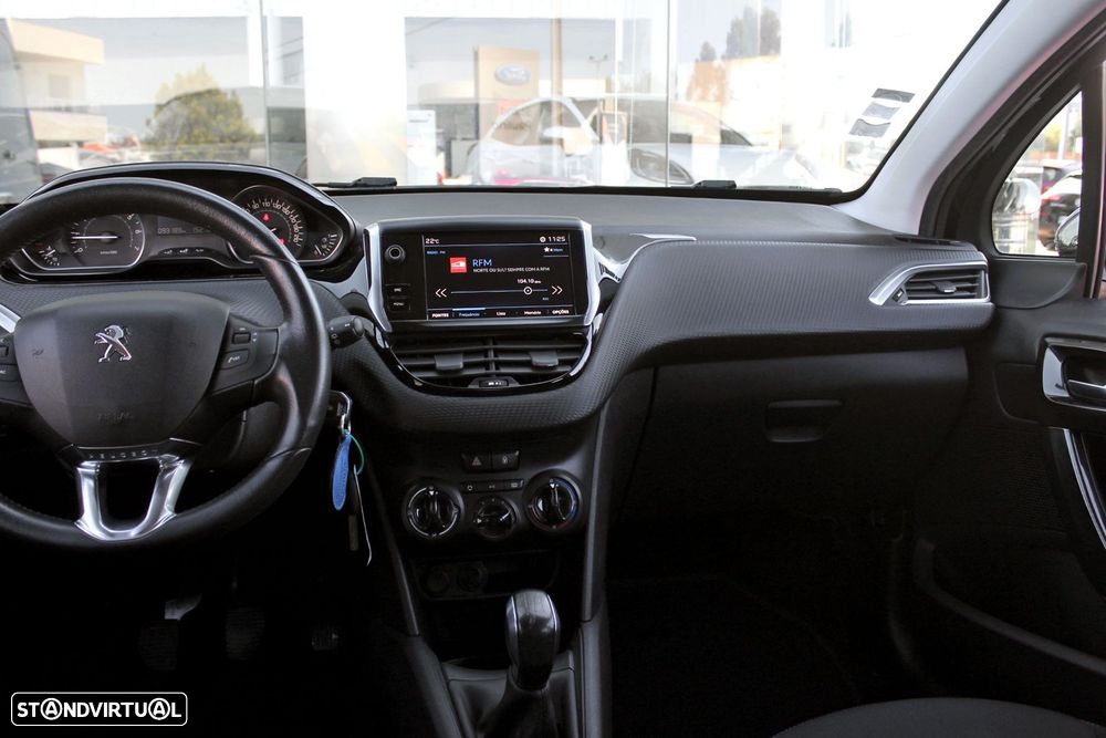 Peugeot 208 1.2 PureTech Style - 23