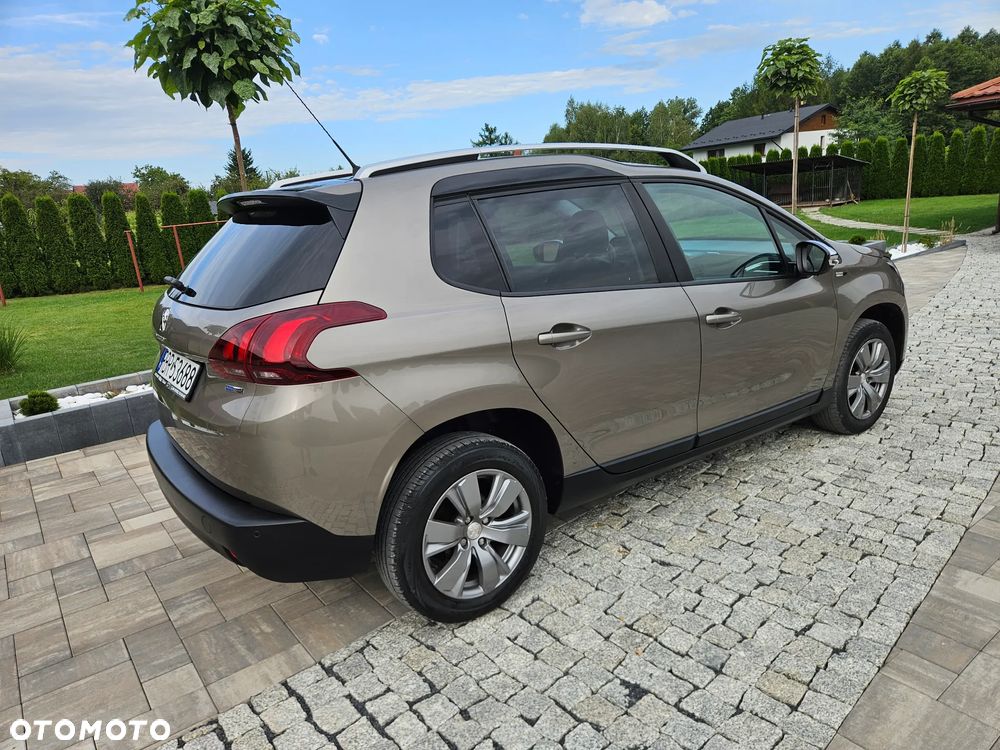 Peugeot 2008 1.2 Pure Tech Signature - 23
