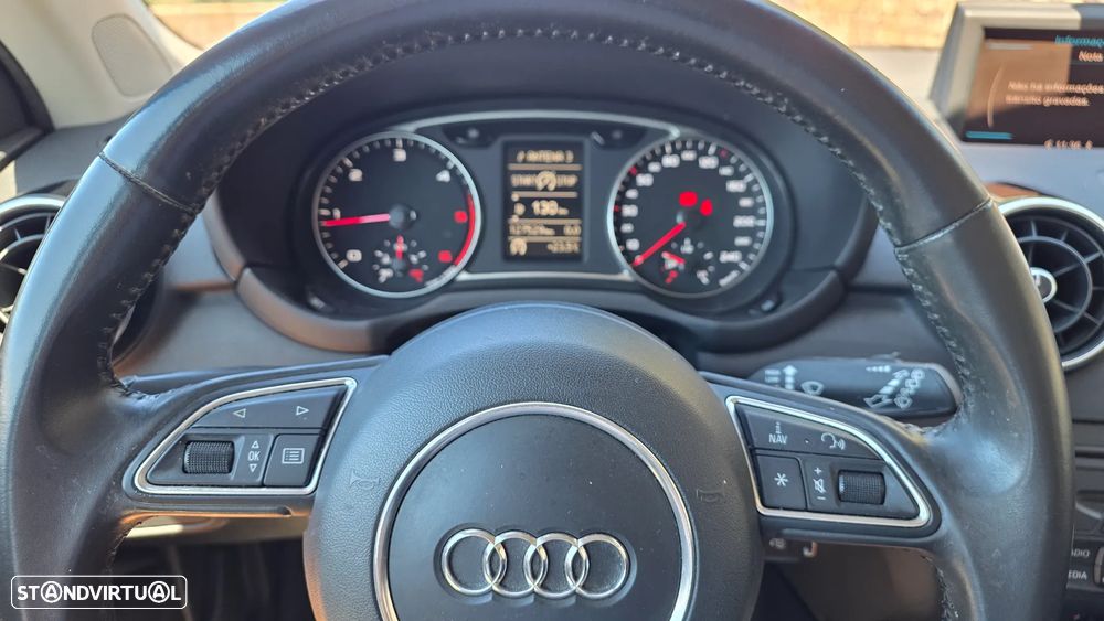Audi A1 Sportback 1.6 TDI Admired - 12