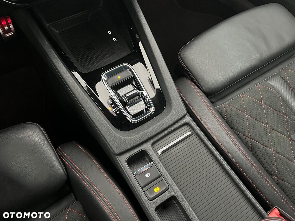 Skoda Octavia 2.0 TDI RS DSG - 32