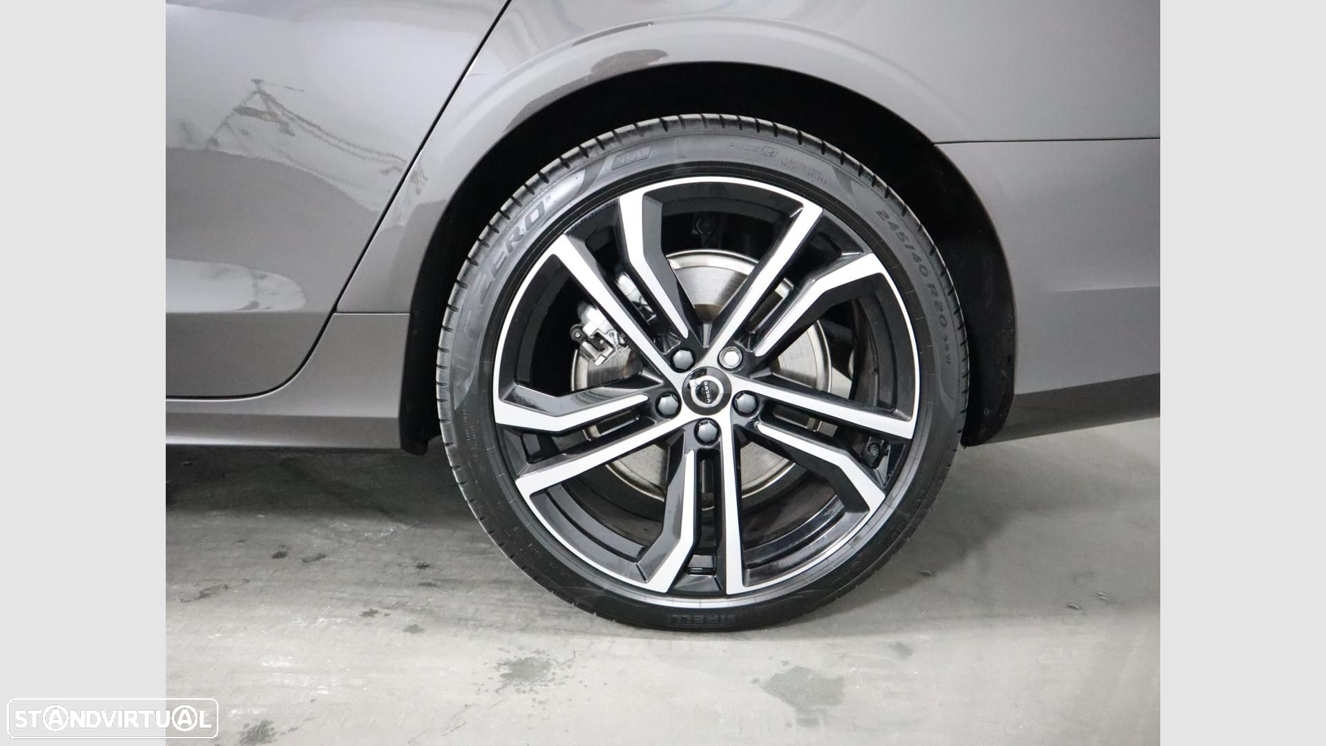 Volvo V90 2.0 T6 PHEV Plus Dark AWD - 4