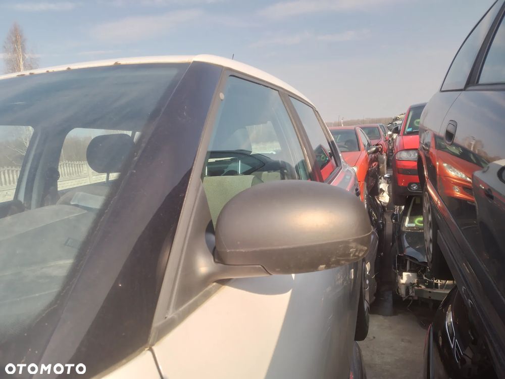 SKODA FABIA II 10-14 1.6 TDI LAMPKA PODSUFITKI PRZÓD - 18