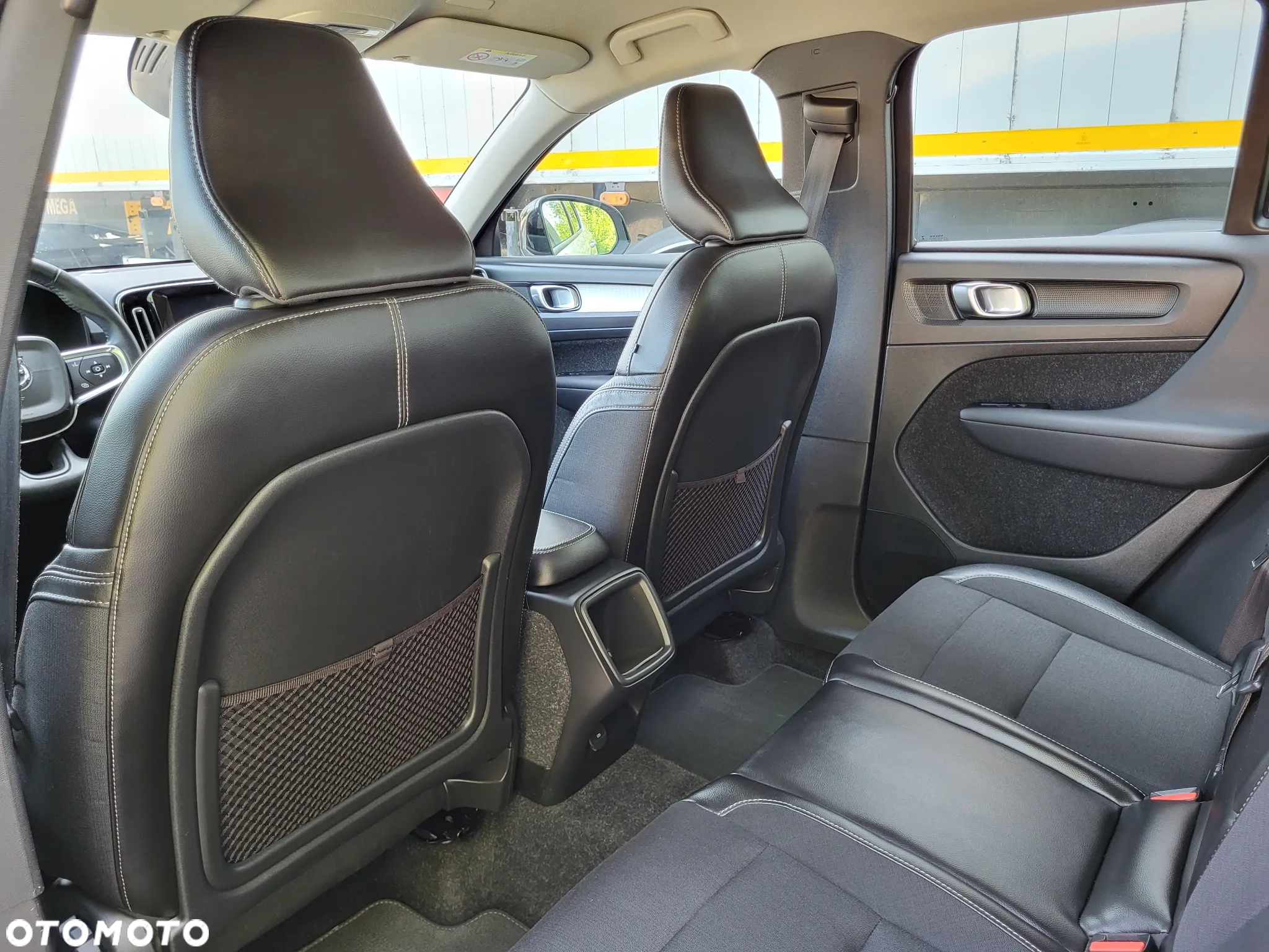 Volvo XC 40 T3 Momentum - 25