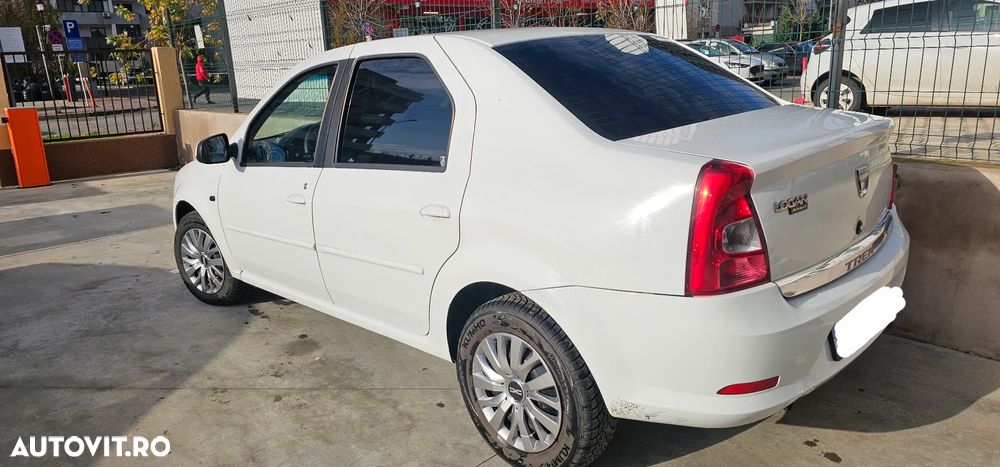 Dacia Logan 1.2 16V Laureate - 1