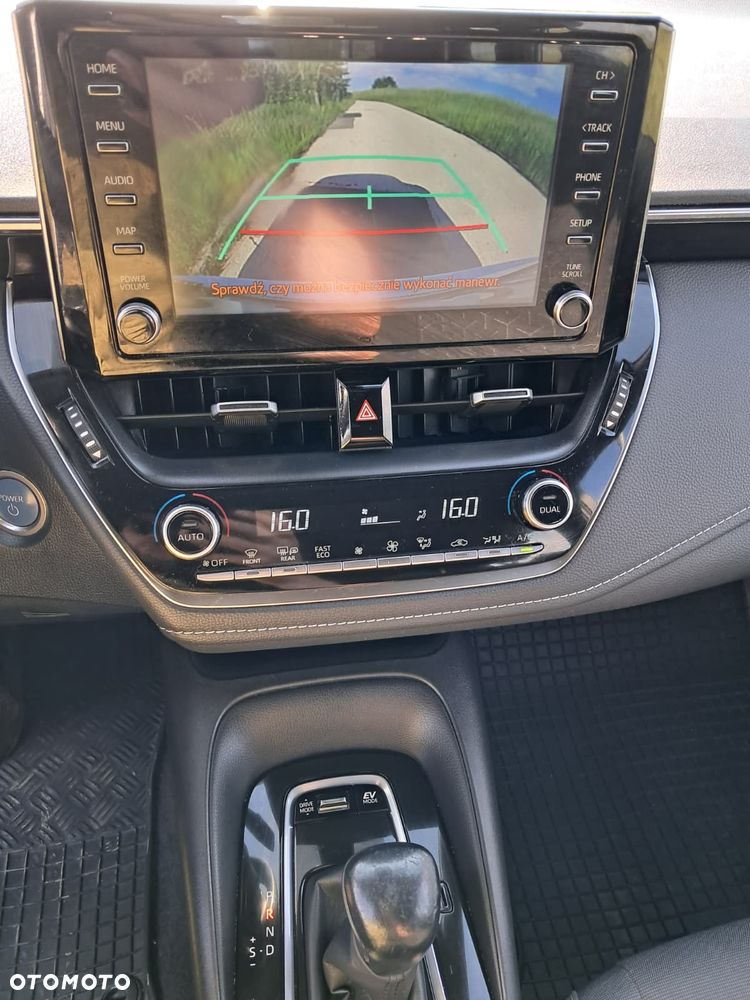Toyota Corolla 2.0 Hybrid Comfort - 11