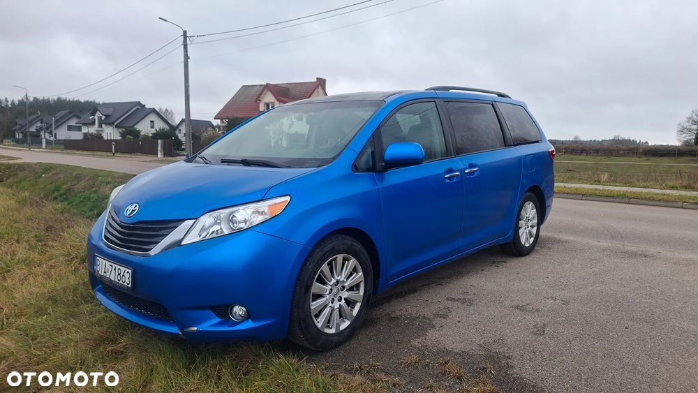 Toyota Sienna 3.5 XLE AWD - 3