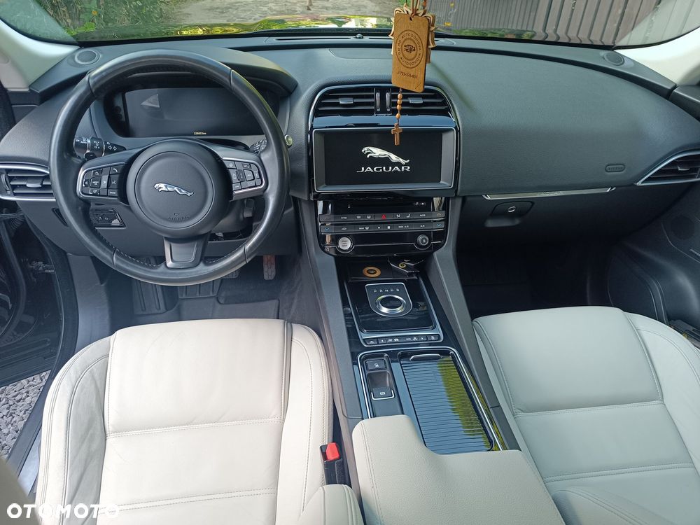 Jaguar F-Pace 2.0 i4D RWD Prestige - 21