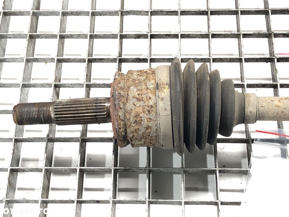 PÓŁOŚ PRAWY PRZÓD  MITSUBISHI COLT VI (Z3_A, Z2_A) 2002 - 2012 1.1 55 kW [75 KM] benzyna 2004 - - 2