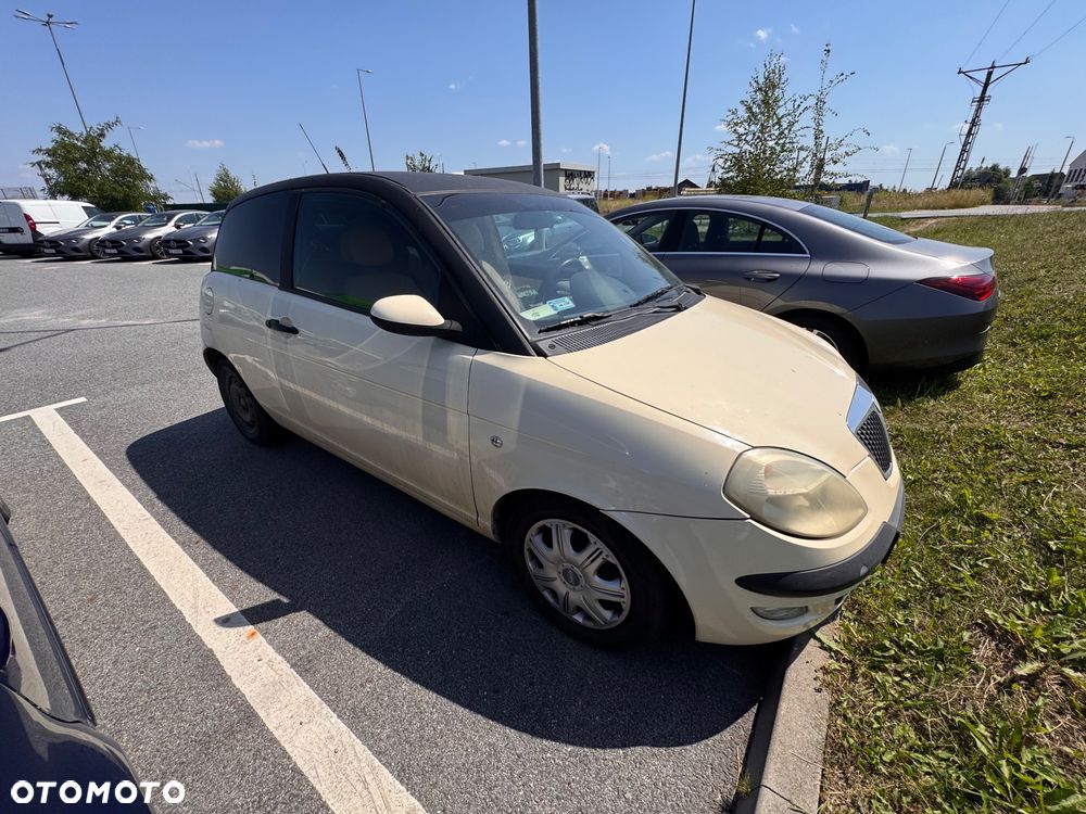 Lancia Ypsilon - 5