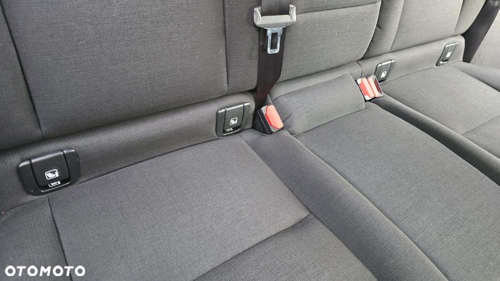 Volvo XC 40 D3 Momentum Core - 23